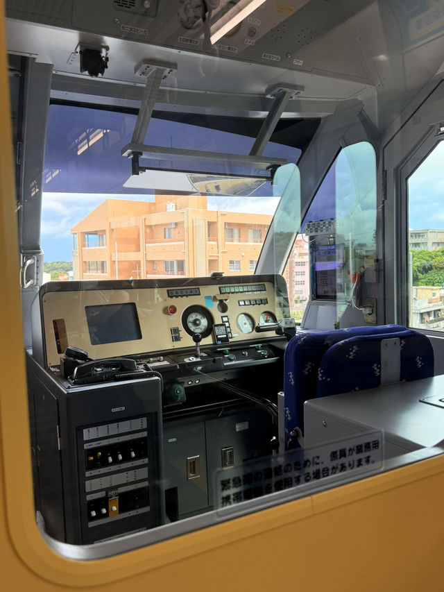沖繩｜日本最西跟最南的鐵路 搭單軌ゆいレール寶可夢列車