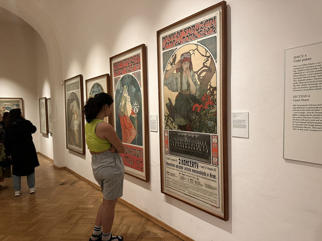 【チェコ・プラハでミュシャ展鑑賞🎨🇨🇿】 アール・ヌーヴォーの巨匠、ミュシャの世界に浸る特別なひととき 