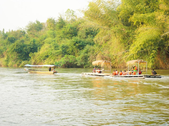 บินหลา ราฟท์ รีสอร์ทกลางสายน้ำ