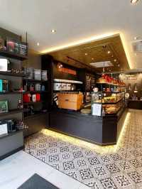 Black bixon cafe