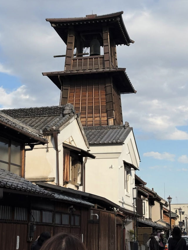 小江戸の時を告げる「時の鐘」で、江戸情緒にひたる旅