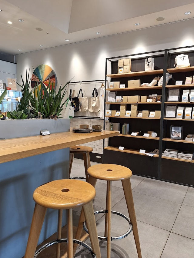 VERVE COFFEE ROASTERS NEWoMan Shinjuku, California Cool Meets Tokyo Precision 