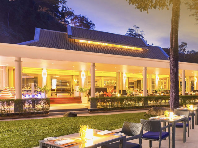 Edgewater Seafood Buffet at Amari Phuket