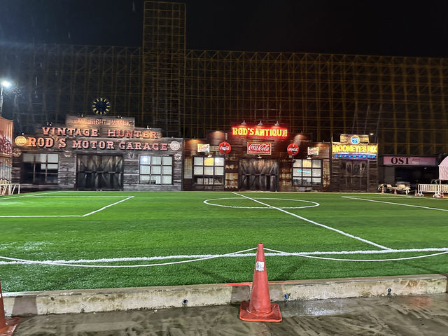 【シーナカリン鉄道市場（Talad Rot Fai Srinakarin）】