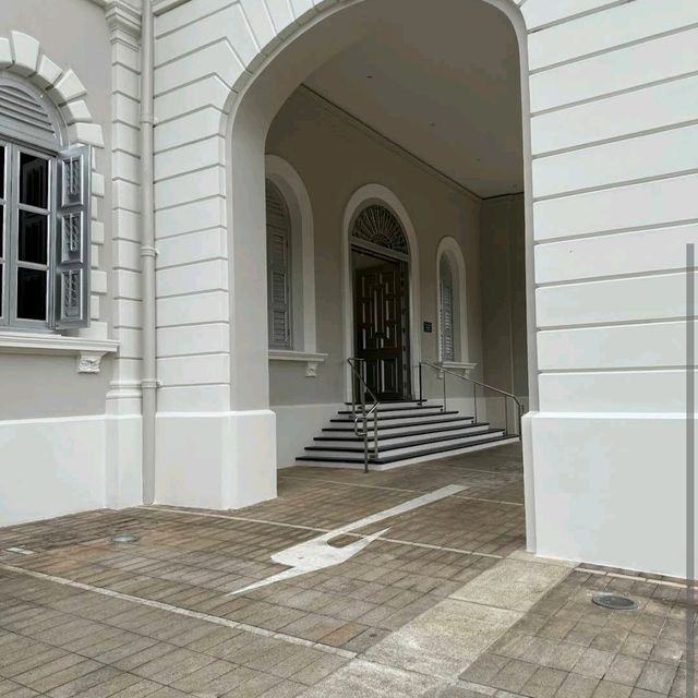 National Museum of Singapore (Free for locals, cheap for tourists)