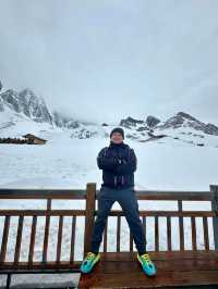 White Silence: The Beauty of Yu Long(Jade Dragon Snow Mountain)