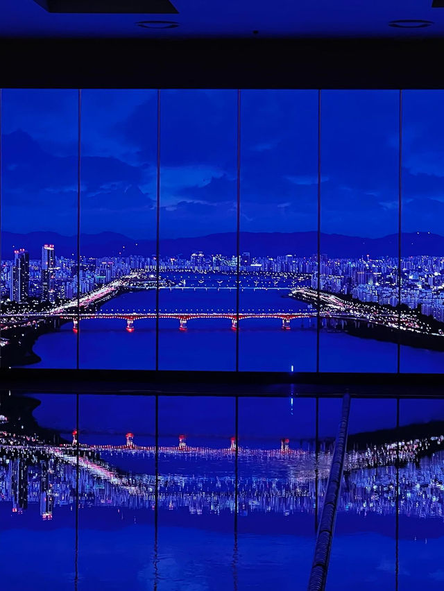 超壯美夜景無邊際泳池