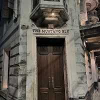 Mustang Blu Café
