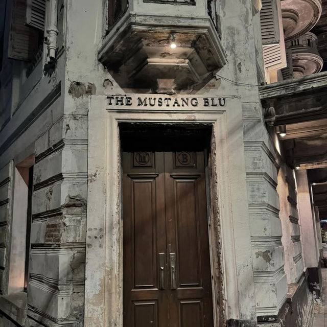 Mustang Blu Café