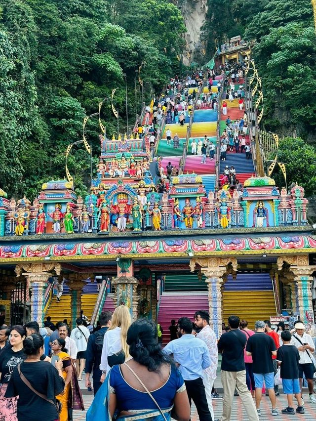 Sacred Heights: Batu Caves’ Spiritual Ascent 