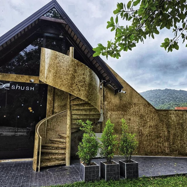 SHUSH Cafe & Bar (ชูช์ คาเฟ่ & บาร์) 🍹🌟 คาเฟ่ & 