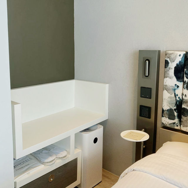 Urban Narrative with a Sleek Pulse