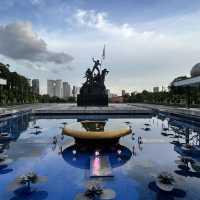 Tugu Negara: A Solemn Solo Journey Through Malaysia's Fight for Freedom"** 🌿🕊️