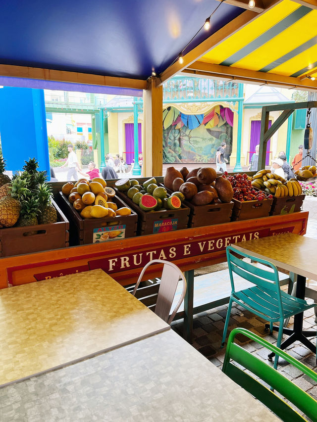 Crunch & Carnival Vibes at Vila Festa!