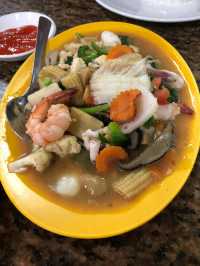 Batam’s Fish Soup Spot: Yong Kee Reigns