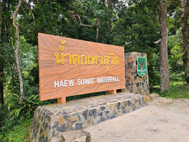 น้ำตกเหวสุวัต