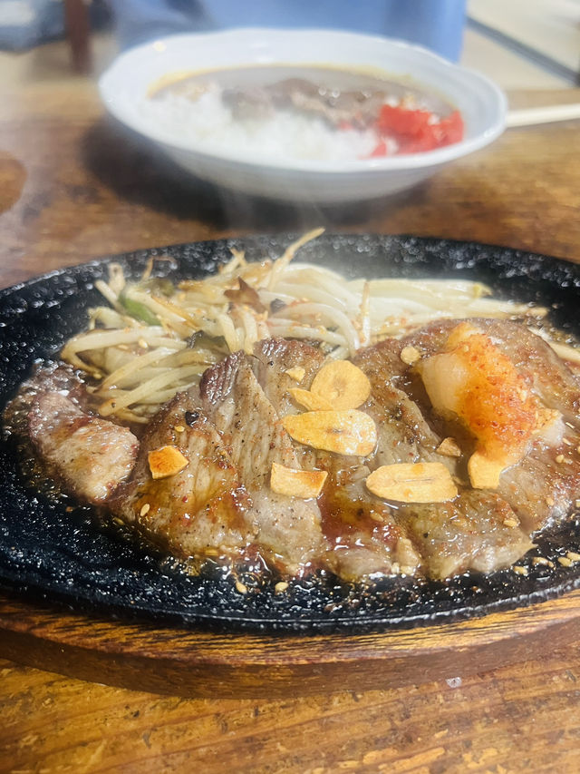 夫婦でやってる定食屋さん