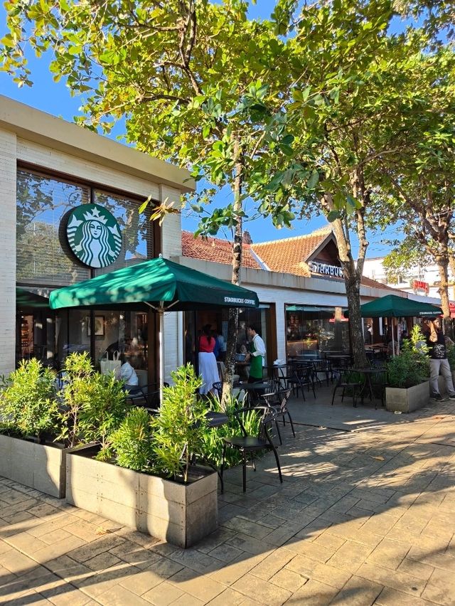 ☕ A Serene Sip at Starbucks – Bali Collection Escape
