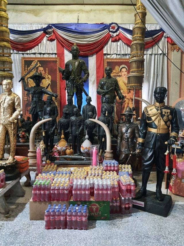 กราบ หลวงพ่อรวย วัดสว่างอารมณ์ (แคแถว) จ.นครปฐม