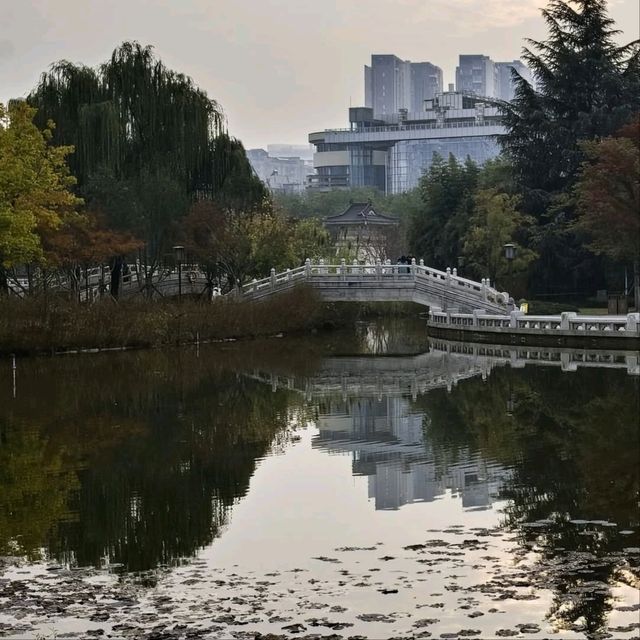 Xi’an City Walk in Shaanxi, Ancient Vibes and Street Food Goals