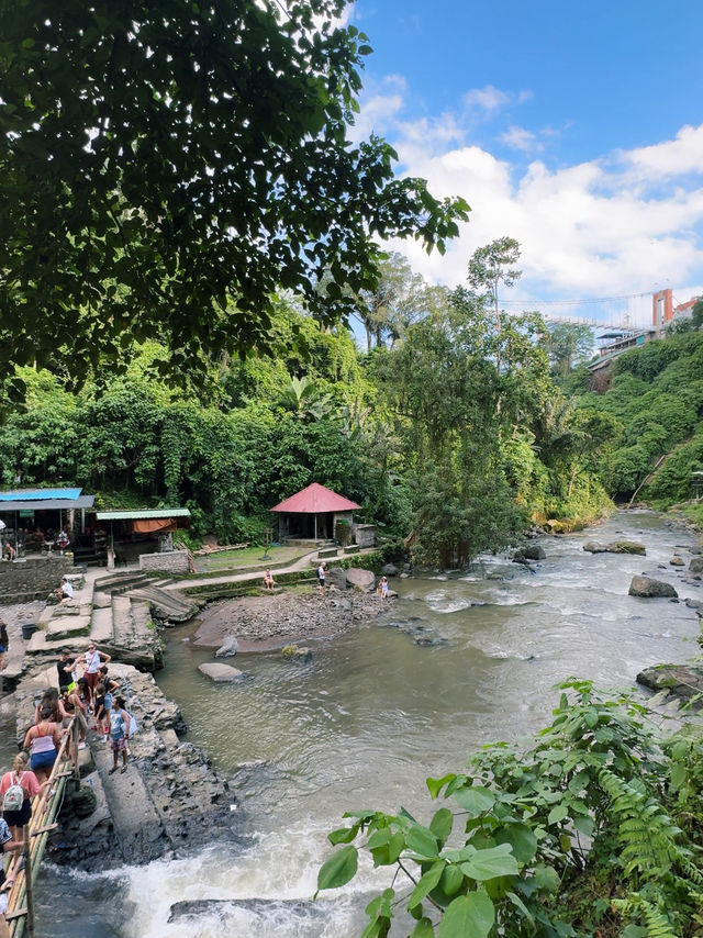 A Refreshing Escape to Tegenungan Waterfall