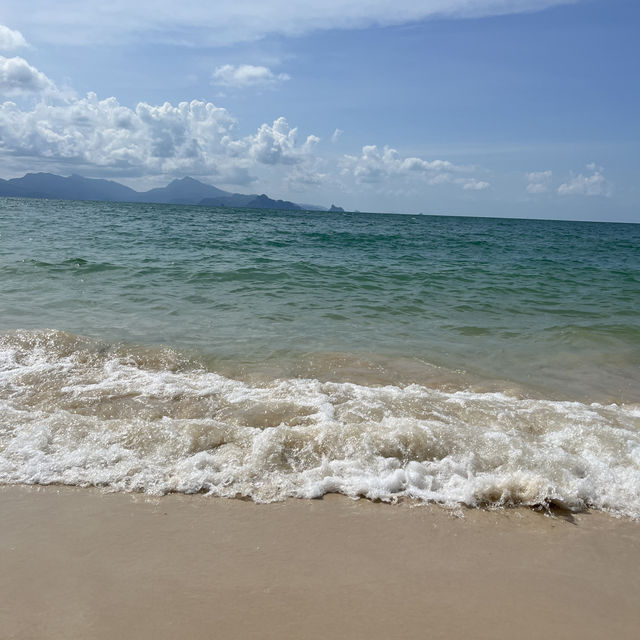 🌴 Pantai Cenang Is Where Island Dreams Come True in Langkawi