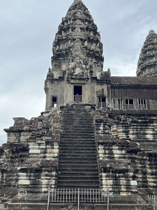 🕉️ Uncover Angkor Wat’s Hidden Secret: The Hall of a Thousand Gods 🛕