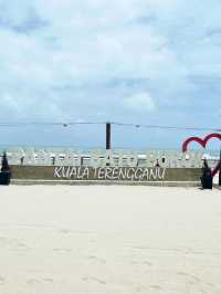 🌴 Sea Breeze and white sands: Pantai Batu Burok, Terengganu