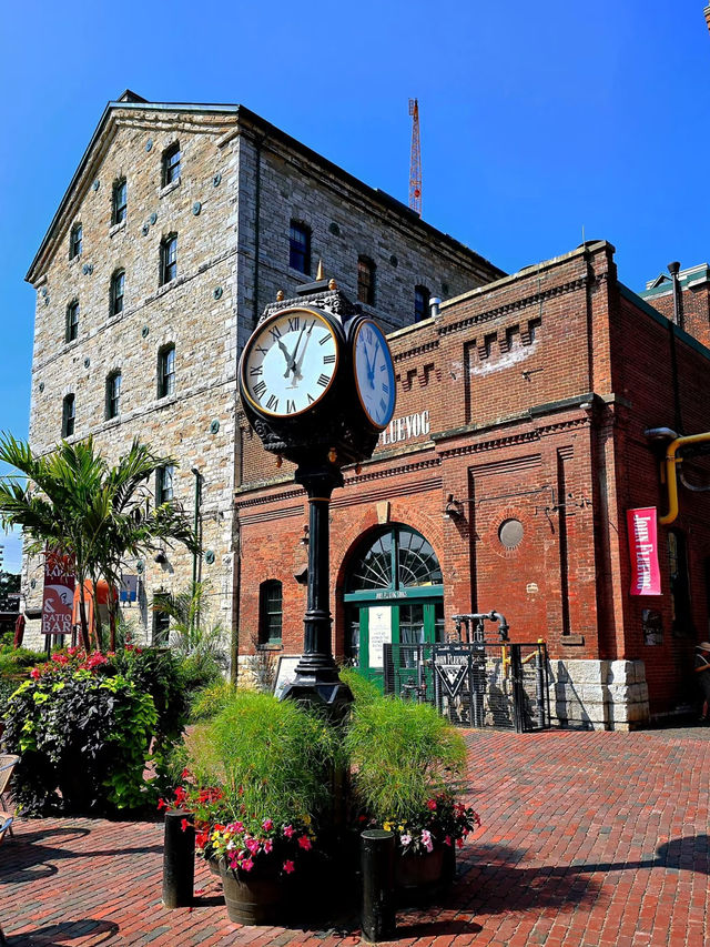🍷🔥 Distillery District: A Full-Blown Red-Brick Aesthetic Overload