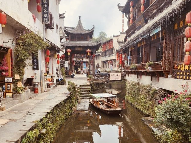 🏡✨ *Likeng Village (李坑): Wuyuan’s Canal-Lined Dreamscape* 🌊🏮