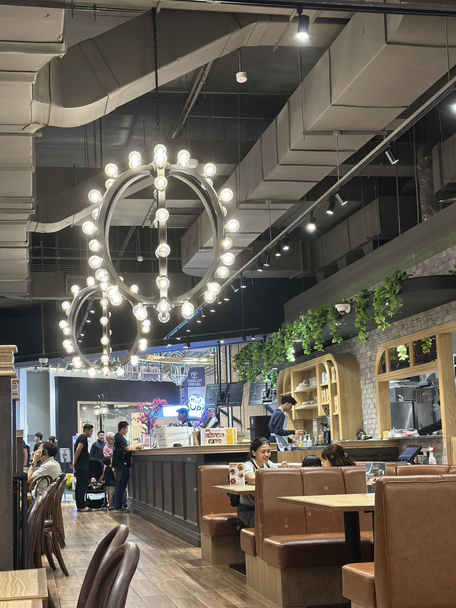 Chilling @Ivy Tokyo Coffee Lounge in JB😊👍🏻✨ Chilling @Ivy Tokyo Coffee Lounge in JB😊👍🏻✨