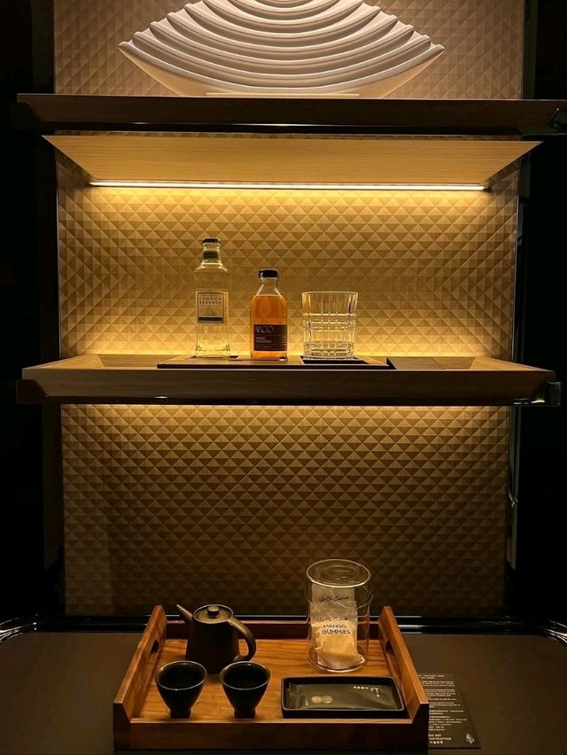 One Night Luxury Hit at Four Seasons Hong Kong