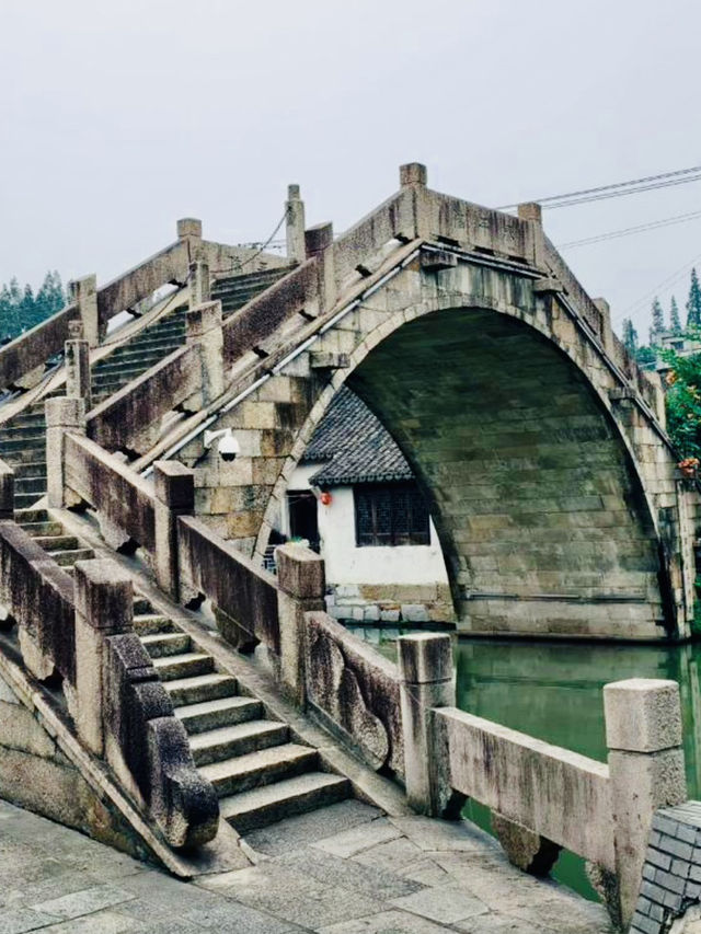 A Peaceful and Picturesque Water Town
