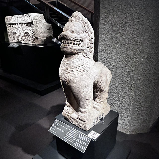 Divine Stone: A Solo Journey Through the Khmer Sculpture Gallery 🏛️