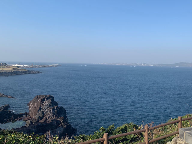 ✨Chilling at Seongsan Ilchulbong – The View is Enough✨