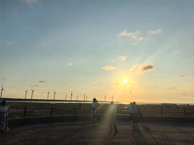 台中高美濕地絕美浪漫的日落打卡點🌅