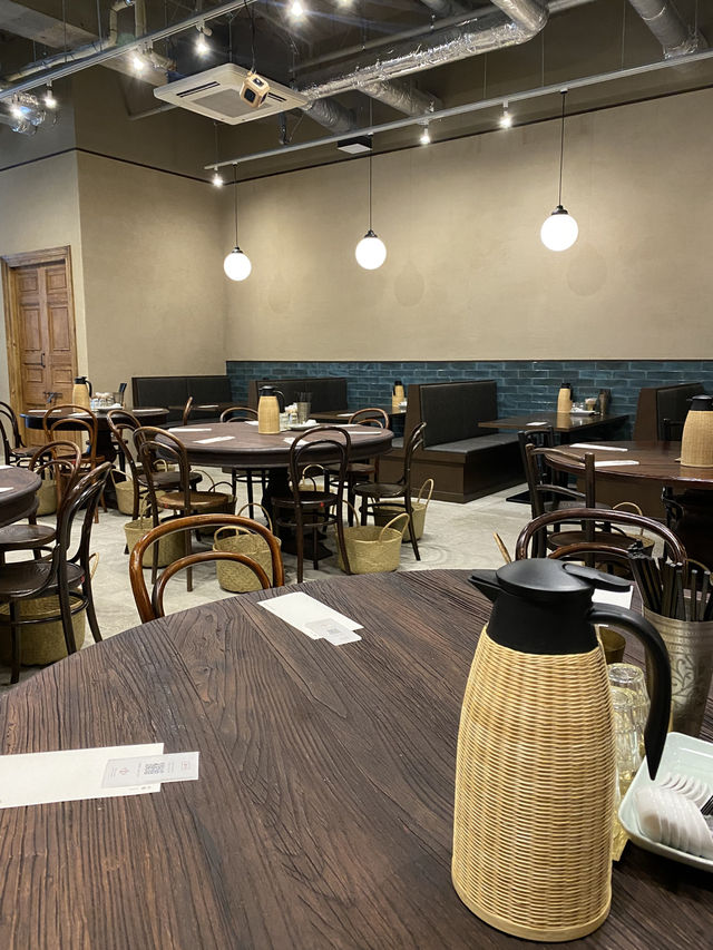 【東京都日本橋🇯🇵可視化飯店】東京駅の近くで楽しめる♪アジア料理と雑貨のお店