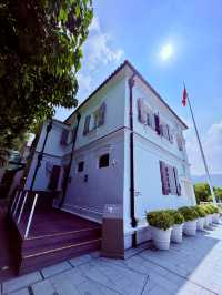 山丘上「大自然與文物」結合的玻璃屋餐廳