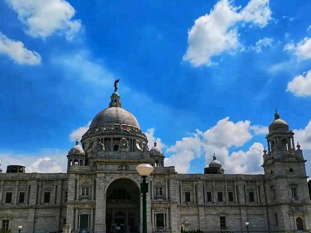 🏛️ Victoria Memorial – The Crown Jewel of Kolkata’s Colonial Grandeur
