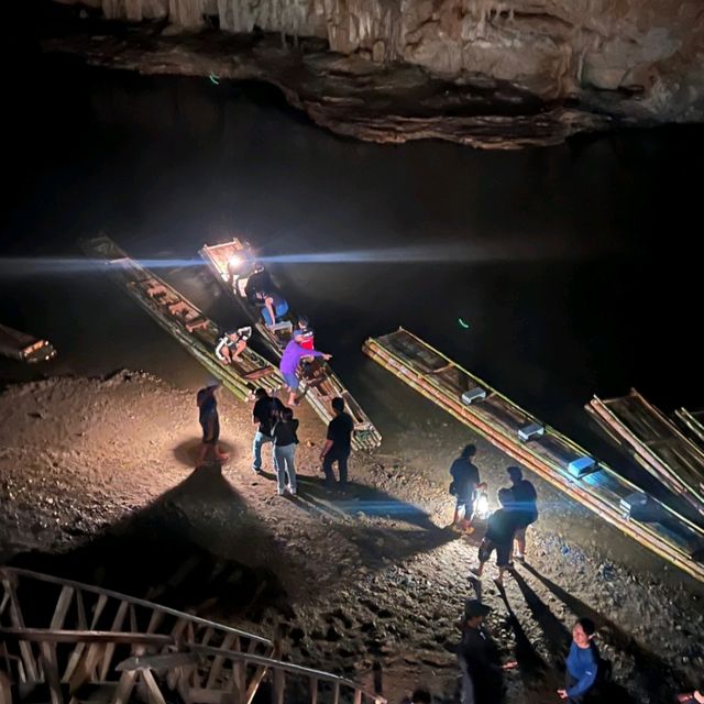 Nam Lod Cave (ถ้ำน้ำลอด) is one of Northern Thailand's most impressive caves Nam Lod Cave (ถ้ำน้ำลอด) is one of Northern Thailand's most impressive caves