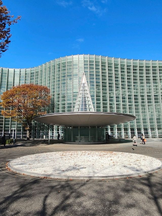 東京國立新美術館 光影與幾何之美 東京國立新美術館 光影與幾何之美