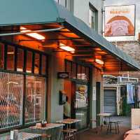 Kiss Kiss Restaurant: ฟิวชันเข้มข้น บรรยากาศสุดปัง