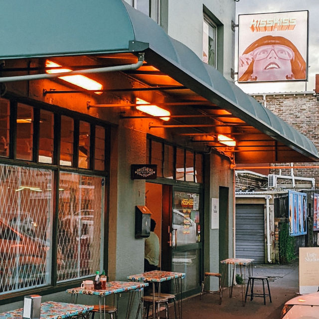 Kiss Kiss Restaurant: ฟิวชันเข้มข้น บรรยากาศสุดปัง