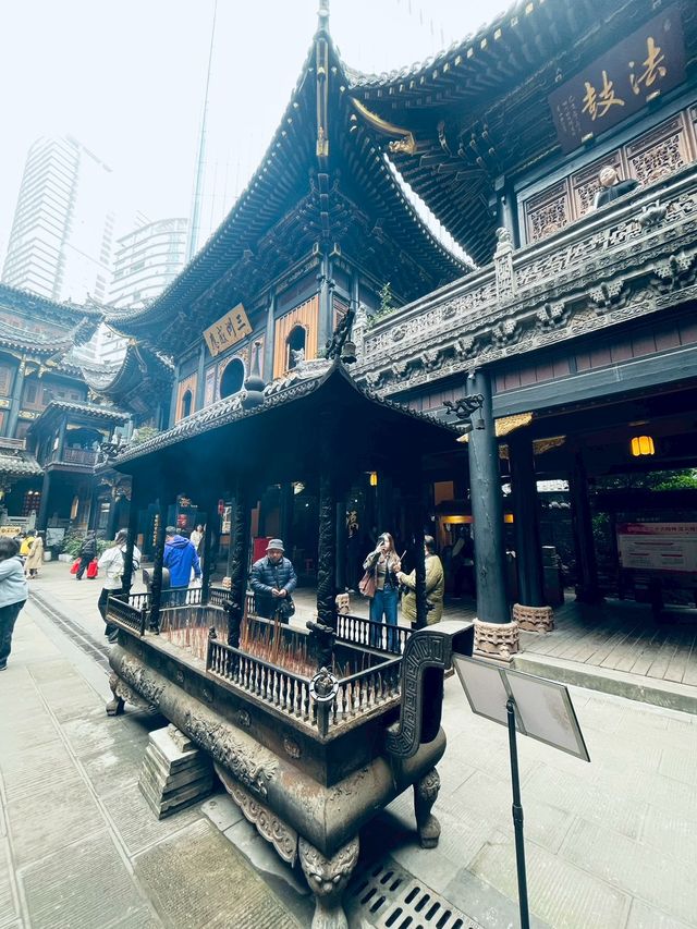 วัดหลัวฮั่น 罗汉寺 (Luohan Temple) วัดหลัวฮั่น 罗汉寺 (Luohan Temple)