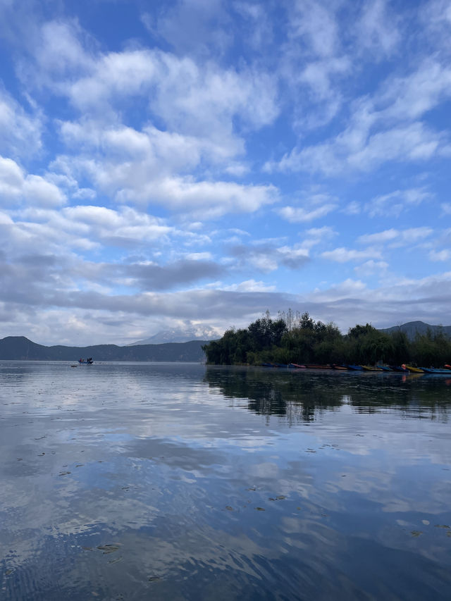 瀘沽湖晨霧|霧裡的湖光與水性楊花 瀘沽湖晨霧|霧裡的湖光與水性楊花