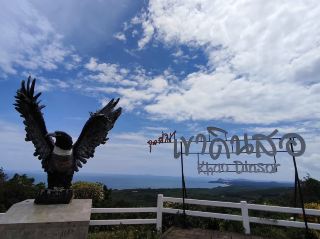 カオ・ディンソー展望台をご案内。