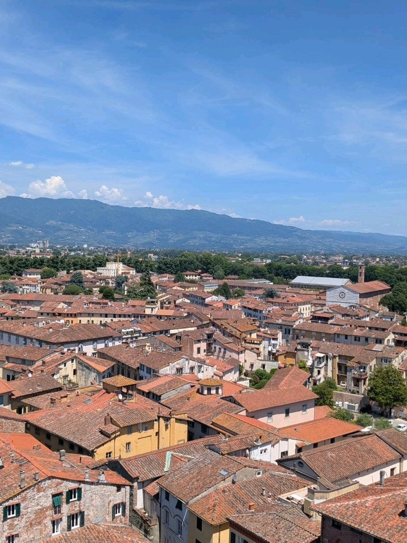✨ Lucca: Tuscany’s Hidden Fairytale with Royal History 🇮🇹
