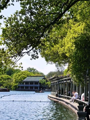 躍動する詩情：皇帝の魚池と牡丹園。 | Trip.com 杭州