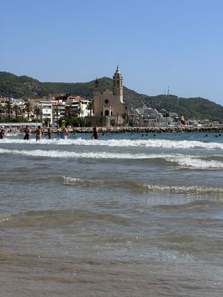 Sitges: Catalonia’s Coastal Gem of Golden Beaches, Modernist Art, and Sea Views 🇪🇸🏖️🎨✨