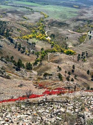🍁 Discover the Quiet Beauty of Bear Butte State Park 🌄